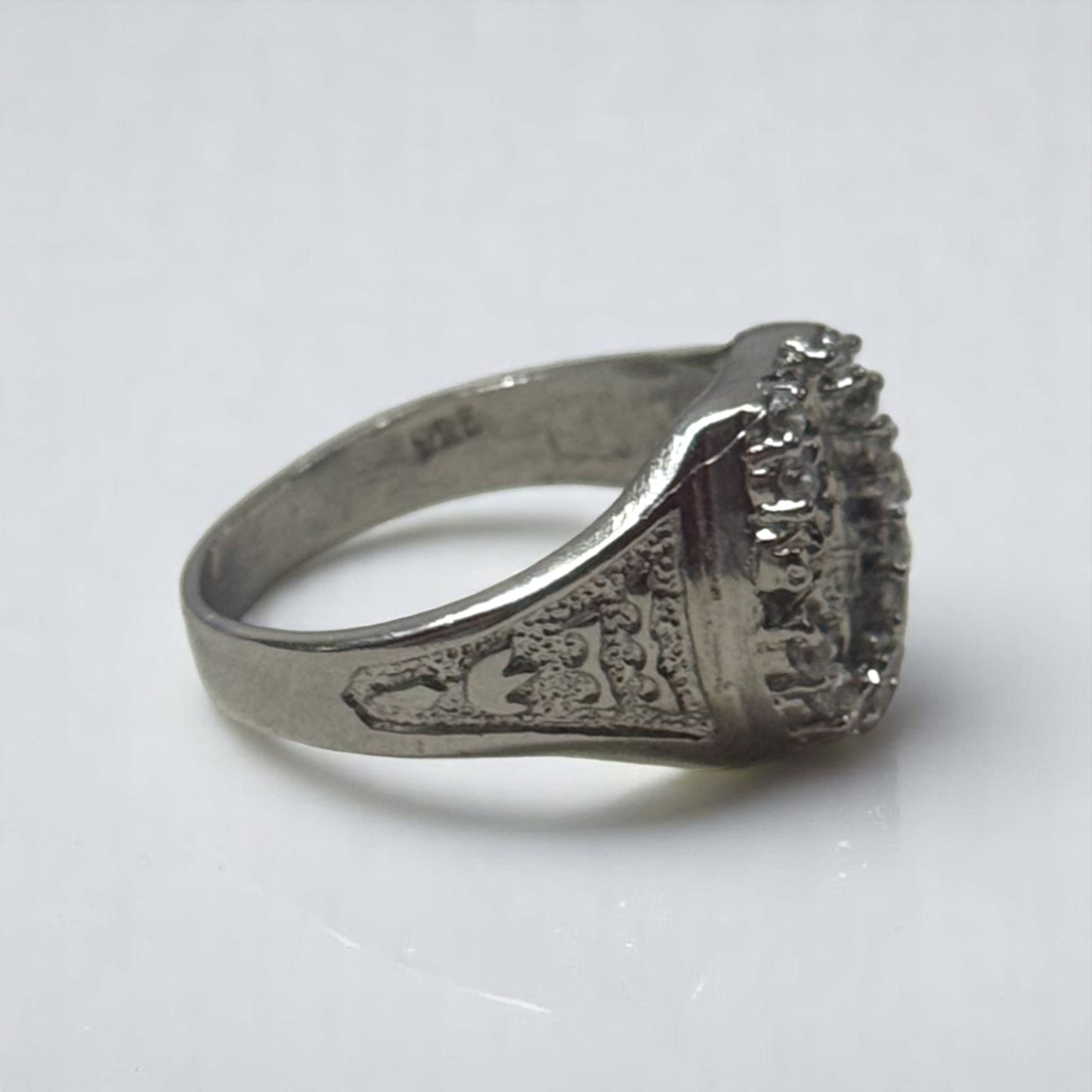 ANILLO CABALLO C/P GRABADO A LOS COSTADOS